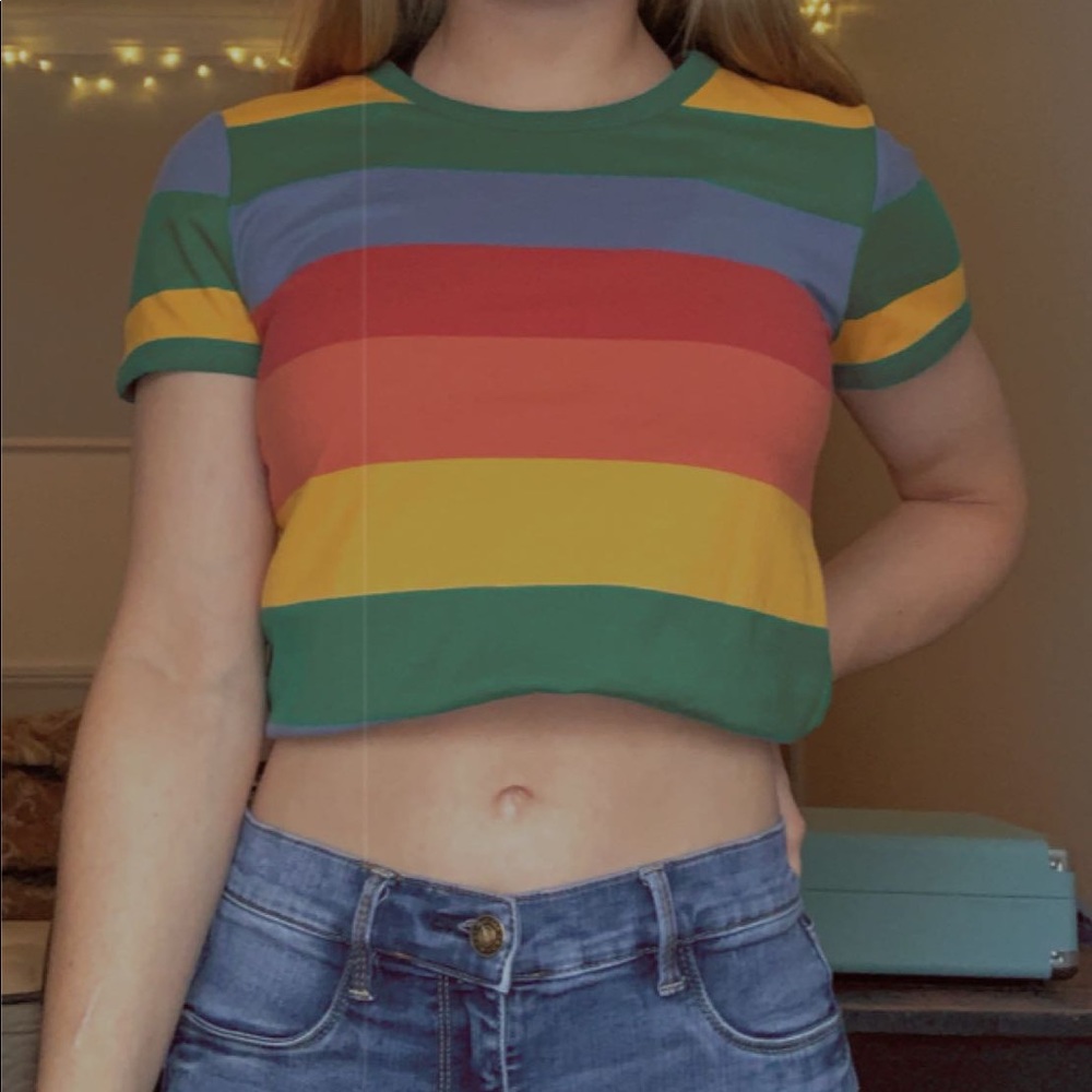 Pacsun colored top!! ❤️🖤